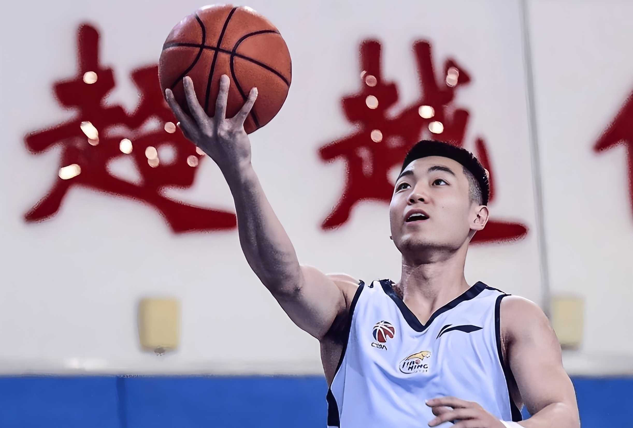 九游(中国)-关于重磅！莱比锡今夜遗憾出局今夜山东男篮调整名单以备CBA季后赛，俄克拉荷马雷霆围绕西甲防线松动的信息